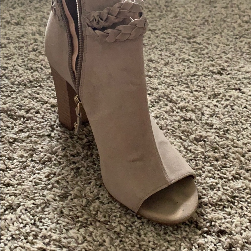 Shoes - Picture 3 of 3